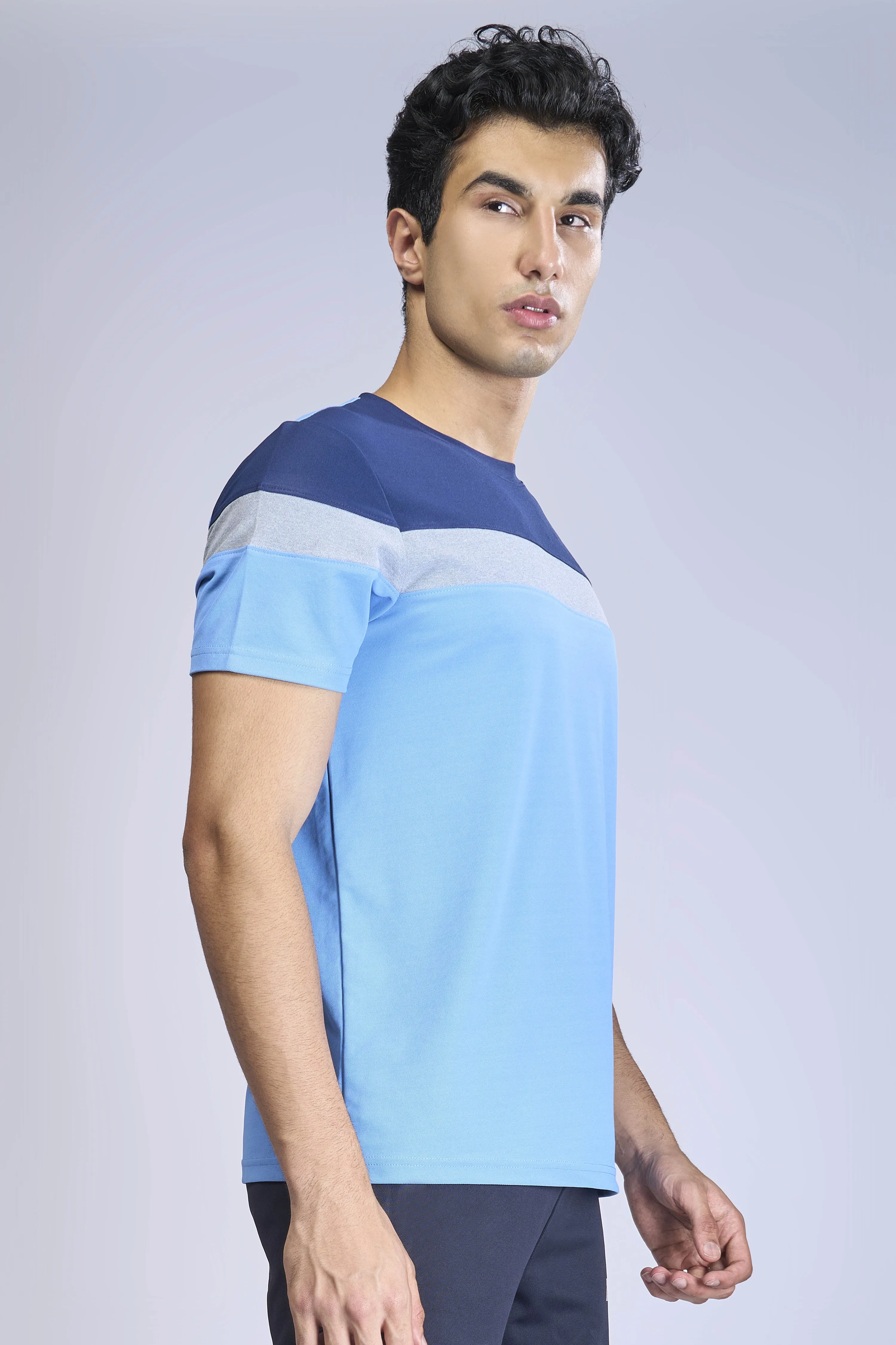 Men Colorblock Slim Fit Crew Neck T-shirt with MATPIQ