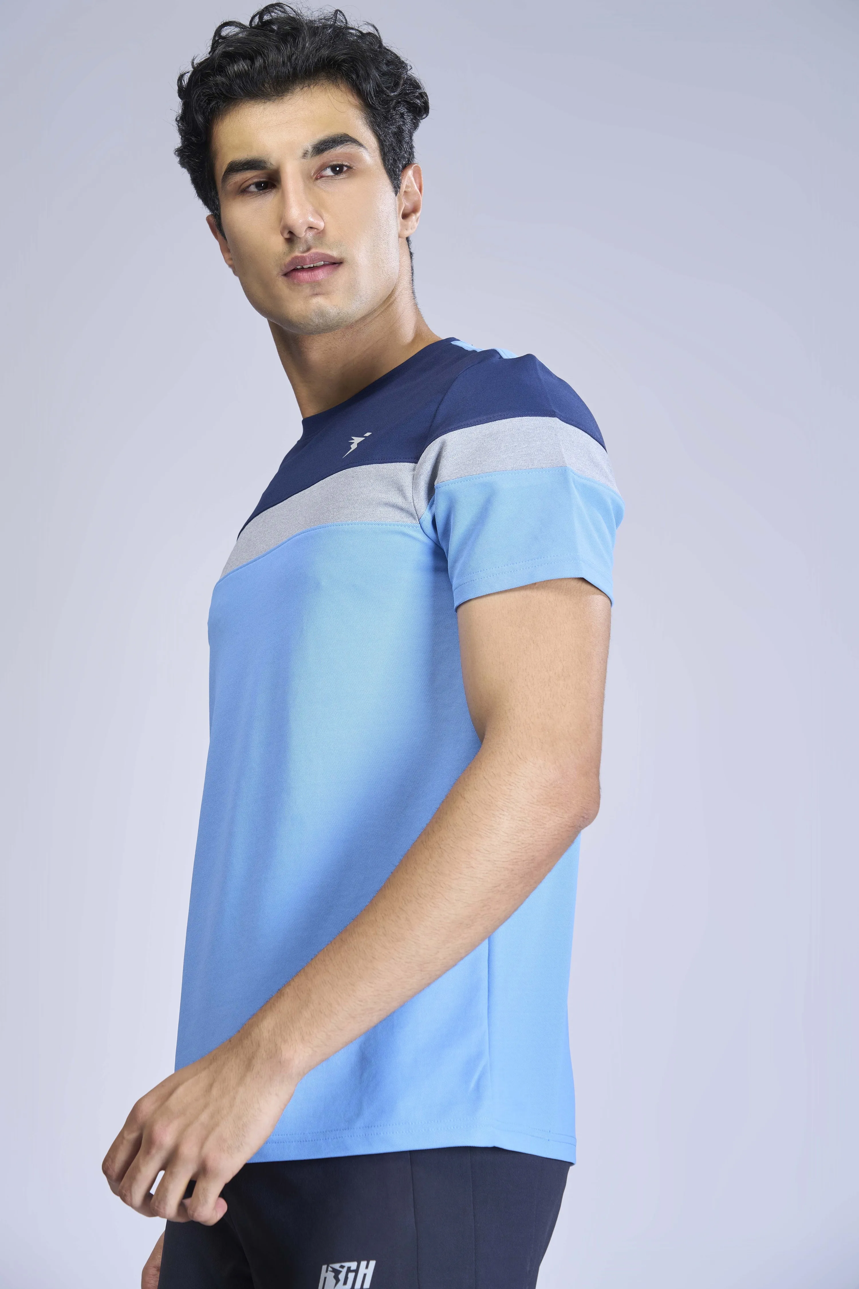 Men Colorblock Slim Fit Crew Neck T-shirt with MATPIQ