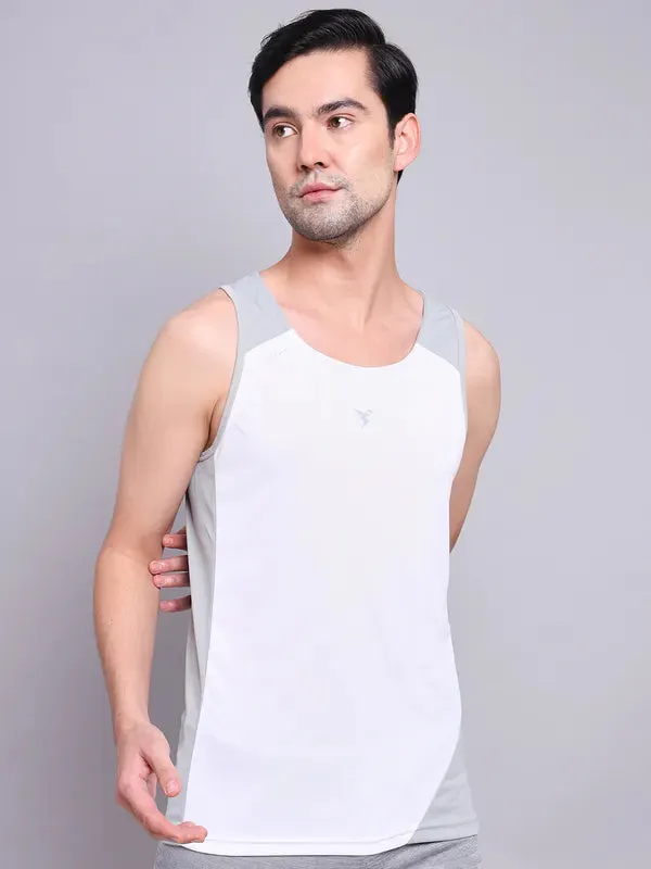 Men Colorblock Slim Fit Scoop Neck Innerwear Vest with TECHNO COOL 