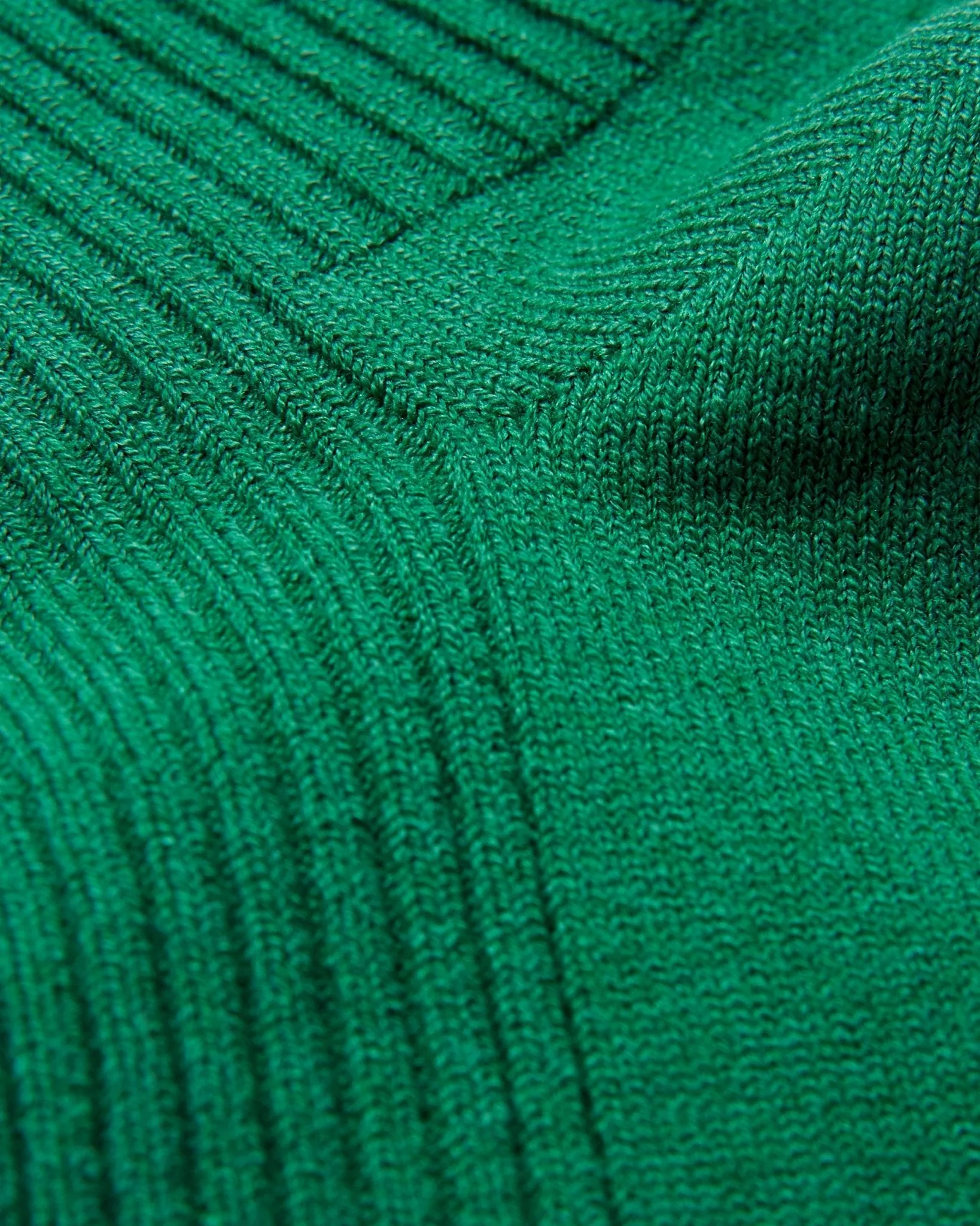 Tabio Power Fit Crew Socks: Kelly Green