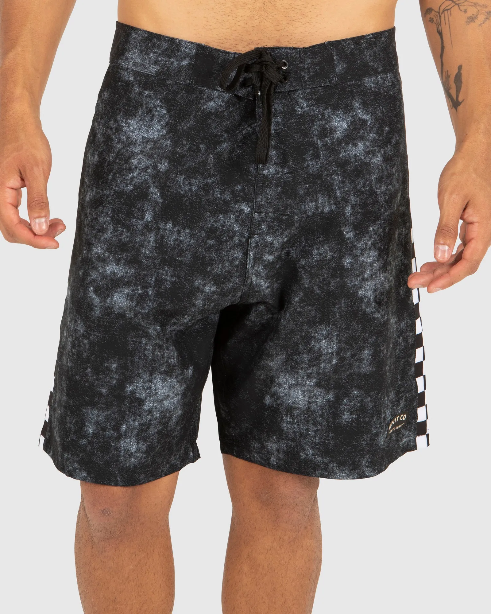 UNIT Tract 19" Boardshorts